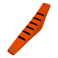 KTM 50SX 16-23/ 50SX-E 5 20-24/50SX-E 3 23-24 ΜΑΥΡΟ/ΠΟΡΤΟΚΑΛΙ/ΠΟΡΤΟΚΑΛΙ Κάλυμμα καθίσματος με ραβδώσεις