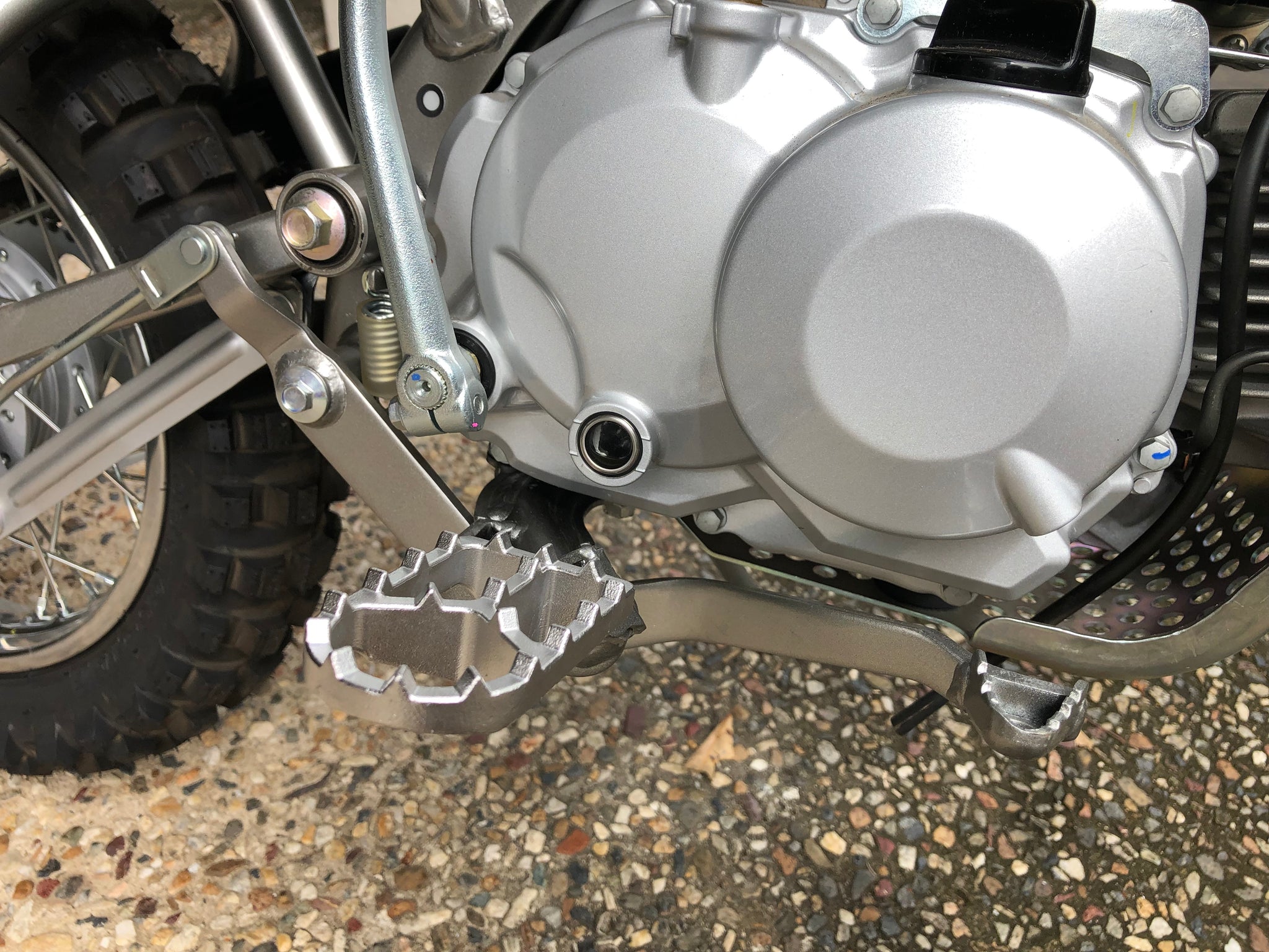 Foot Pegs Left Right New Silver Fit For Kawasaki KLX 110 2014 2011 Foot Pegs Left Right New Silver Fit For Kawasaki KLX 110 2014 2011